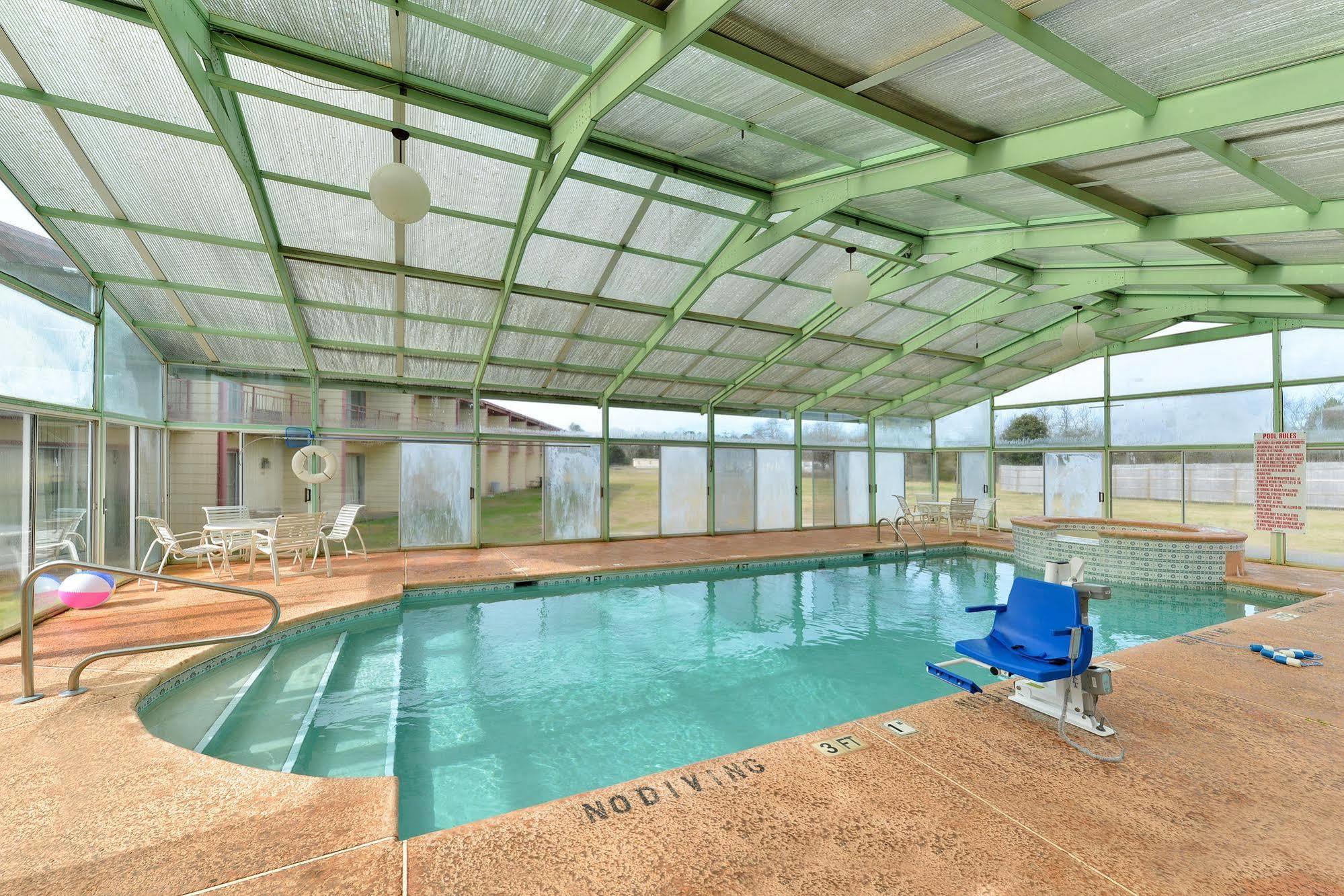 Econo Lodge - Perry National Fair Ground Area Εξωτερικό φωτογραφία